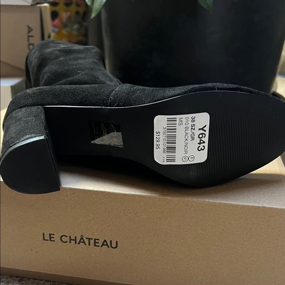 Le Chateau Women's Over the Knee Black Boots - Picture 3 of 5